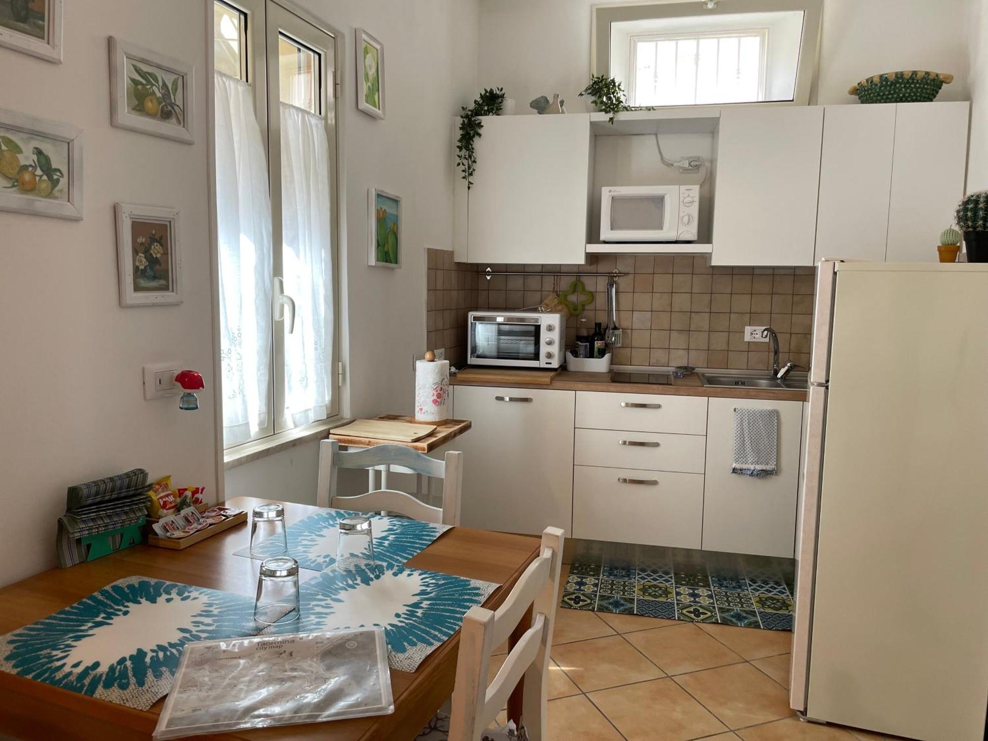 Salu' Apartment Таормина Екстериор снимка